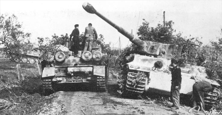 Zdjęcia 2-go wojenne - PzKpfw VI Tiger WWII 129.jpg