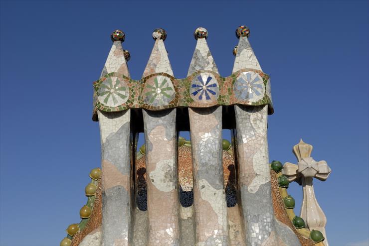 Gaudi - Kamieniczki w Barcelonie - b2d79dba5af5.jpg