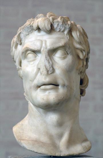 Rzym starożytny - namiestnicy prowincji - obrazy - 800px-Sulla_Glyptothek_Munich_309. Popiersie Sulli.jpg
