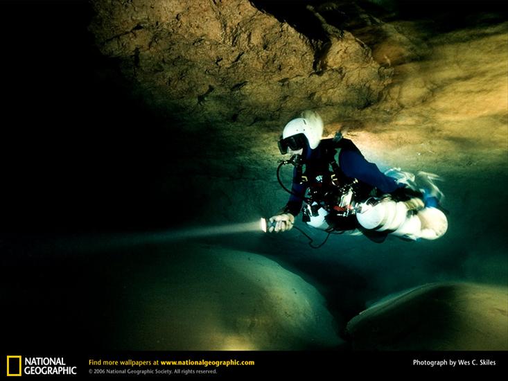 tapety - cave-diver-521058-lw.jpg