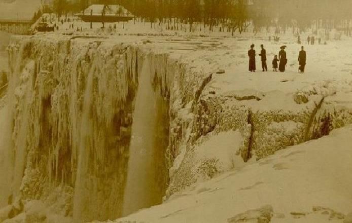   ZDJĘCIACIEKAWE  - niagara-falls-frozen.jpg