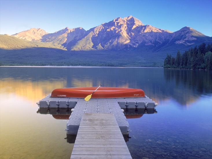 WIDOKI - Pyramid Lake, Jasper National Park, Alberta, Canada.jpg