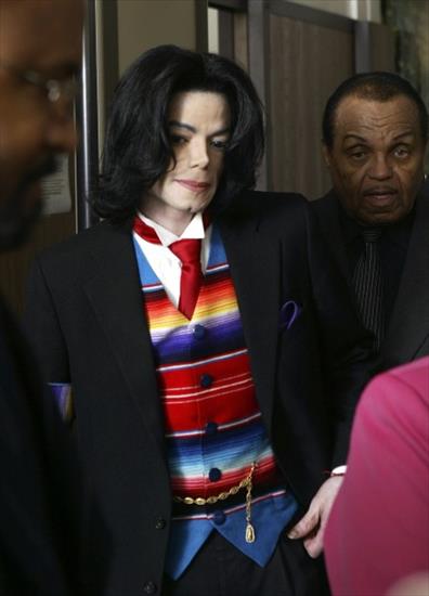 Michael Jackson -Zdjęcia - Metamorfozy_50letniego_2766293.jpg