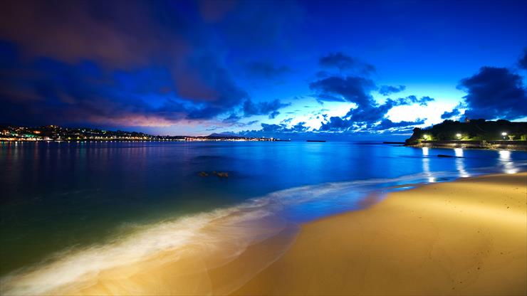 TAPETY FULL HD - Night Beach Scene.jpg