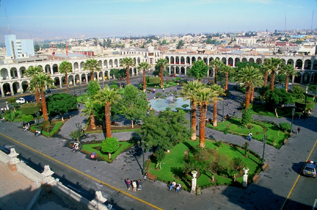 GALERIA-ZDJECIA-PERU - Rynek Główny w Arequipa, drugim co do wielkości mieście Peru.jpg