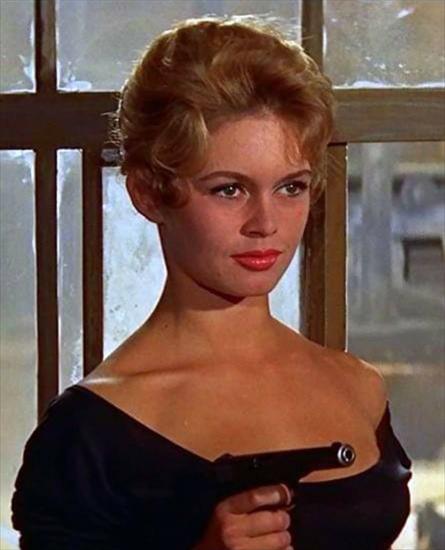 Brigitte Bardot - 370187426_299121016053452_6016282664835076209_n.jpg