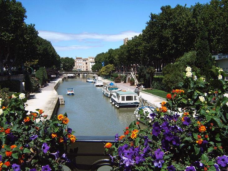 Rzeki - Narbonne_Canal_de_la_Robine_from_Boulevard_Gambetta.jpg