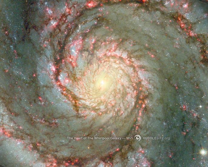 Galaktyki - The-Heart-of-The-Whirlpool-Galaxy-M51-Wallpaper.jpg