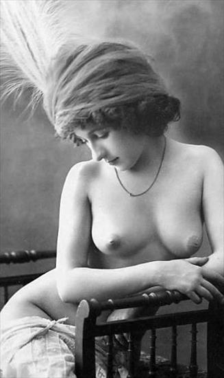 piękne kobiety na starej fotografii - Vintage-nude-327.jpg