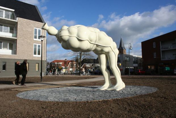 dziwne pomniki - Idę czy nie, Olst, Holandia.jpg