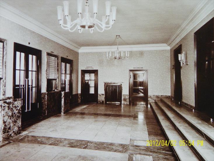 Budynki Użyteczności Publicznej - Bydgoszcz,teatr Miejski,hol kasowy w 1940r.JPG